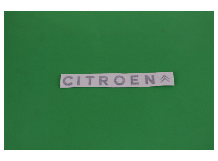 Nálepka "C I T R O E N" závěsné lišty víka kufru - krátká se šipkami